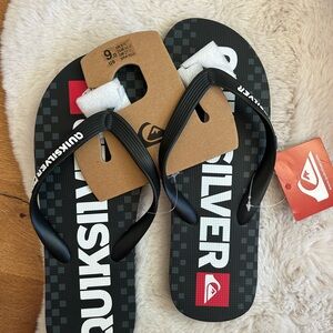 Quiksilver Men’s Black  Flip Flops size 9